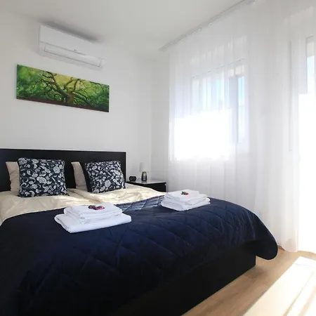 Paskal-Lux Apartments With Free Parking And Ac Budapest Exterior photo
